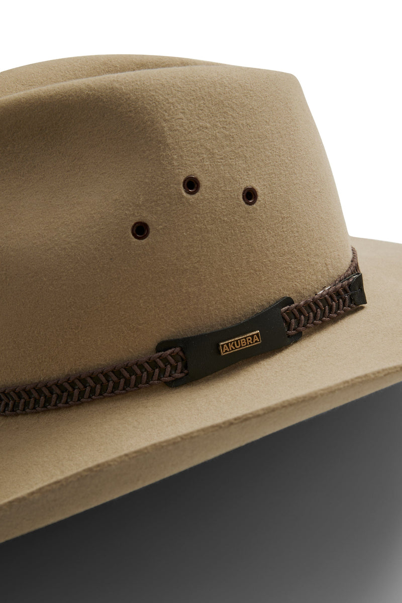 Load image into Gallery viewer, Akubra Golden Spur