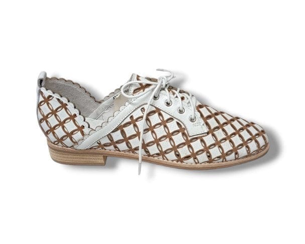 Load image into Gallery viewer, Django &amp; Juliette Womens Allosier Leather Shoes
