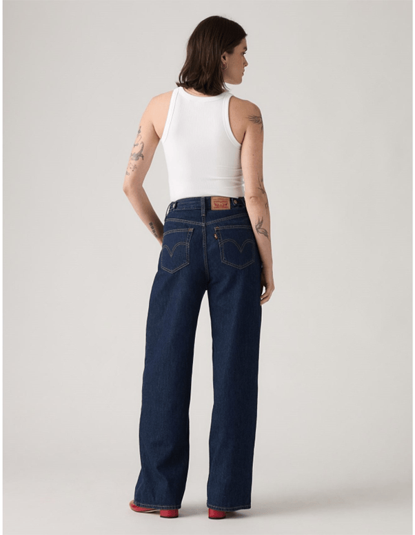 Load image into Gallery viewer, Levi's Women's Cinch Baggy Jeans
