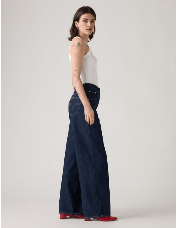 Load image into Gallery viewer, Levi's Women's Cinch Baggy Jeans
