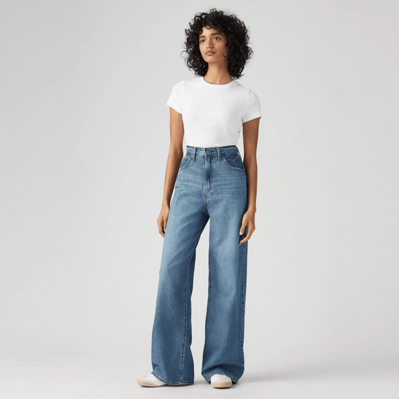 Load image into Gallery viewer, Levi's Women's Cinch Baggy Jeans - Chasing Dreams
