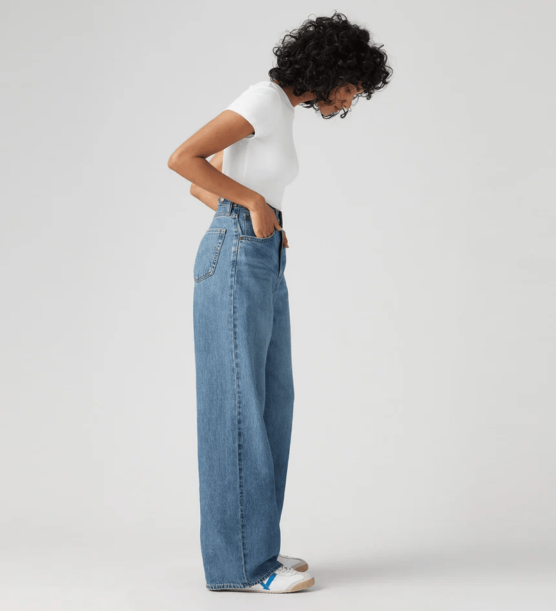 Load image into Gallery viewer, Levi's Women's Cinch Baggy Jeans - Chasing Dreams

