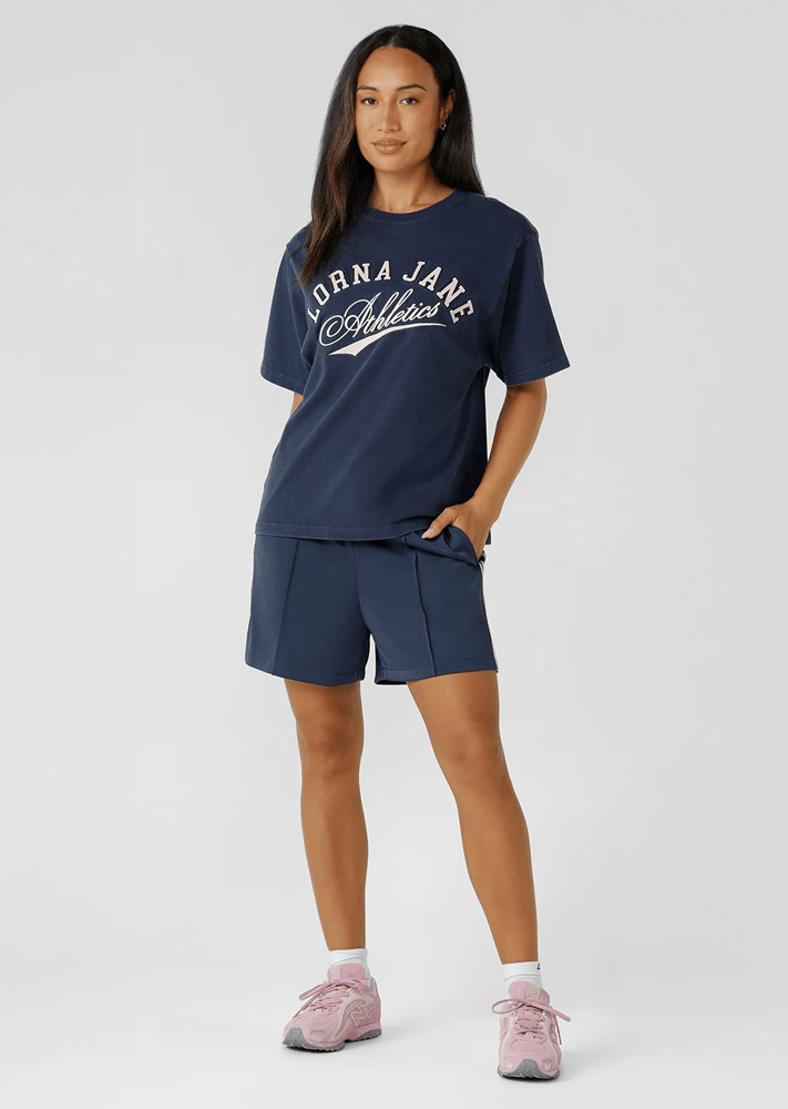 Load image into Gallery viewer, Lorna Jane Womens Retro Shine Longline Shorts
