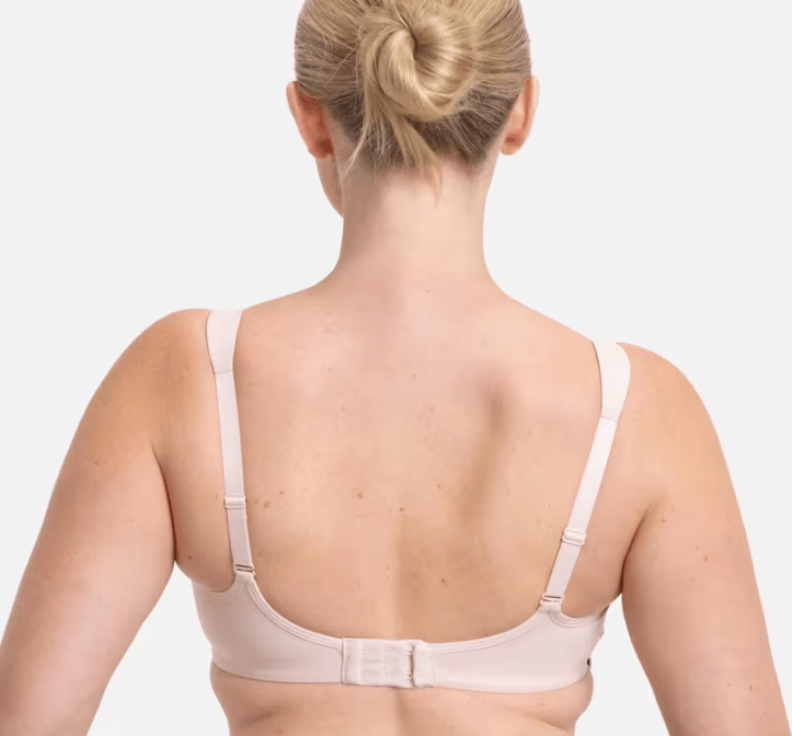 Load image into Gallery viewer, Triumph Womens Triaction Ultra Sports Bra
