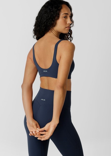 Load image into Gallery viewer, Lorna Jane Womens Sweet Scallop Edge Sports Bra - Platinum Navy
