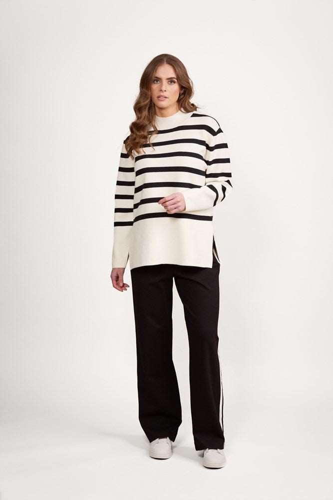 Load image into Gallery viewer, Vassalli Womens High Neck Relaxed Fit Sweater
