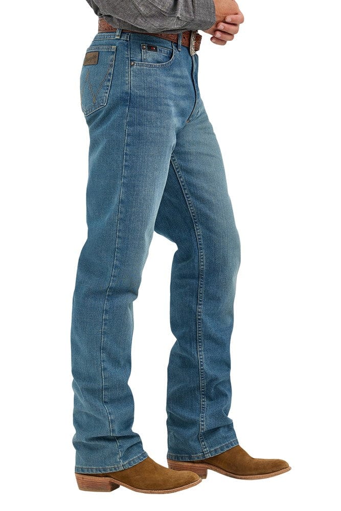 Load image into Gallery viewer, Wrangler Mens Cody 01 Competition Relaxed Fit Jean
