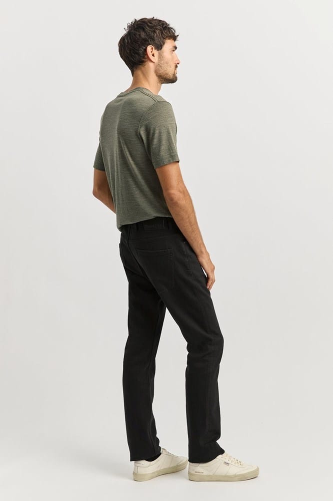 Load image into Gallery viewer, Toorallie Mens Regular Merino-Denim Jeans - Black
