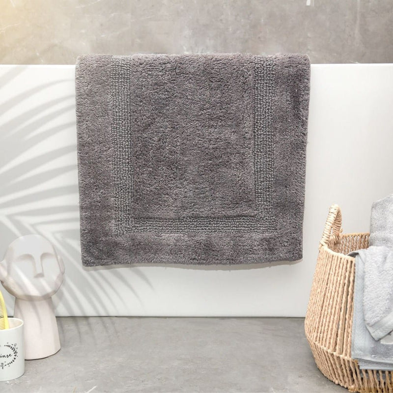 Load image into Gallery viewer, Renee Taylor Soho Cotton Reversible Bath Mat
