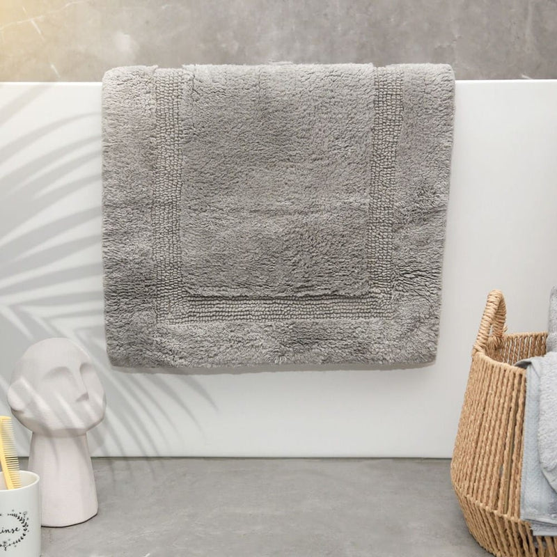 Load image into Gallery viewer, Renee Taylor Soho Cotton Reversible Bath Mat
