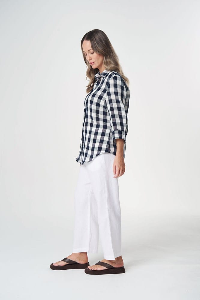 Load image into Gallery viewer, Goondiwindi Cotton 3/4 Sleeve Linen Shirt - Dark Navy Check
