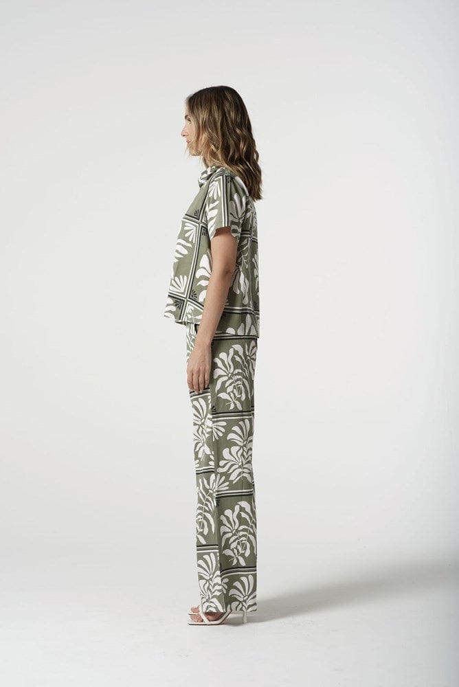 Load image into Gallery viewer, Goondiwindi Cotton Womens Soft Button Through Blouse

