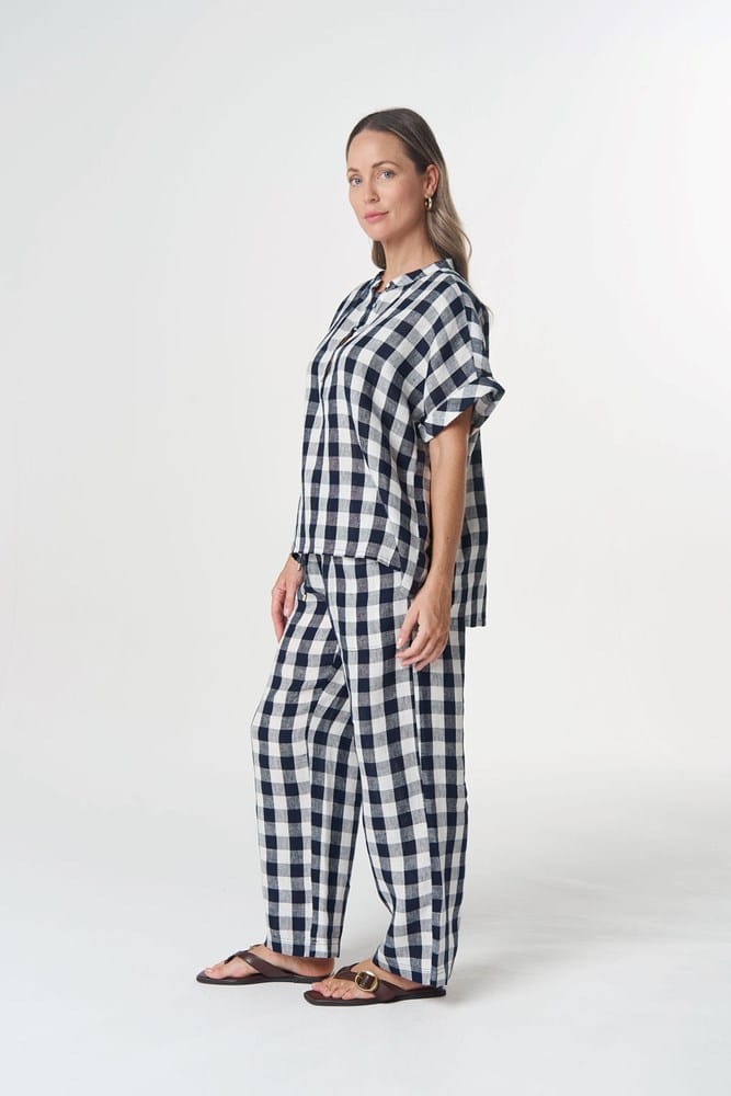 Load image into Gallery viewer, Goondiwindi Cotton Honey Linen Blouse - Dark Navy
