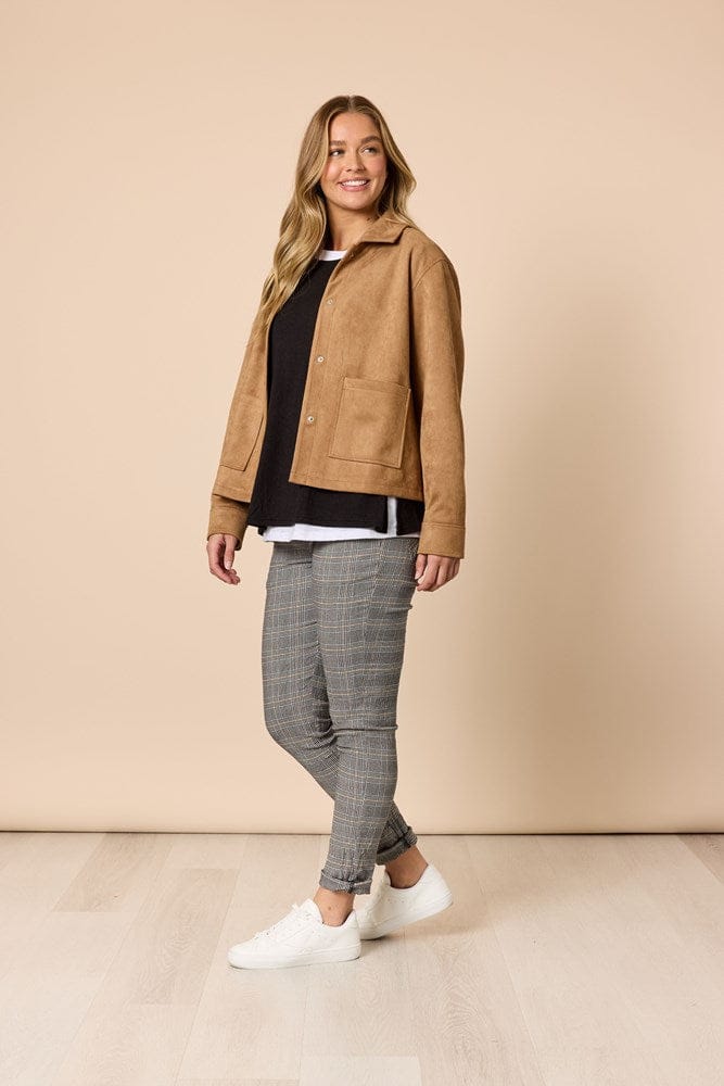 Load image into Gallery viewer, Threadz Womens Downtown Suede Jacket - Caramel
