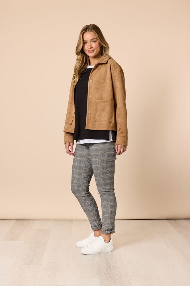 Load image into Gallery viewer, Threadz Womens Downtown Suede Jacket - Caramel
