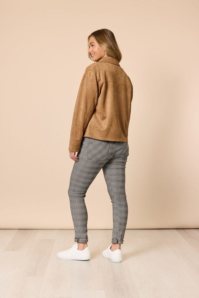 Load image into Gallery viewer, Threadz Womens Downtown Suede Jacket - Caramel
