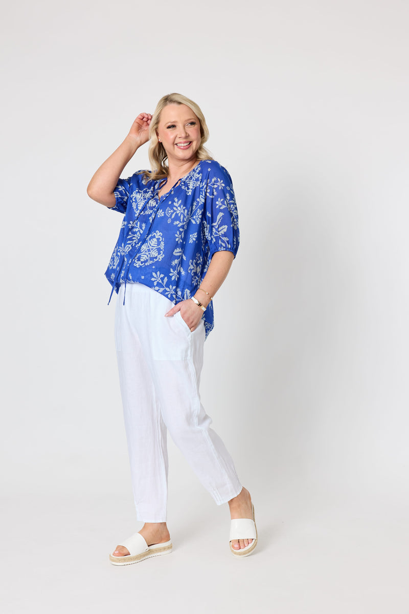 Load image into Gallery viewer, Gordon Smiths Womens Azure Garden Floral Print Top - Azure White
