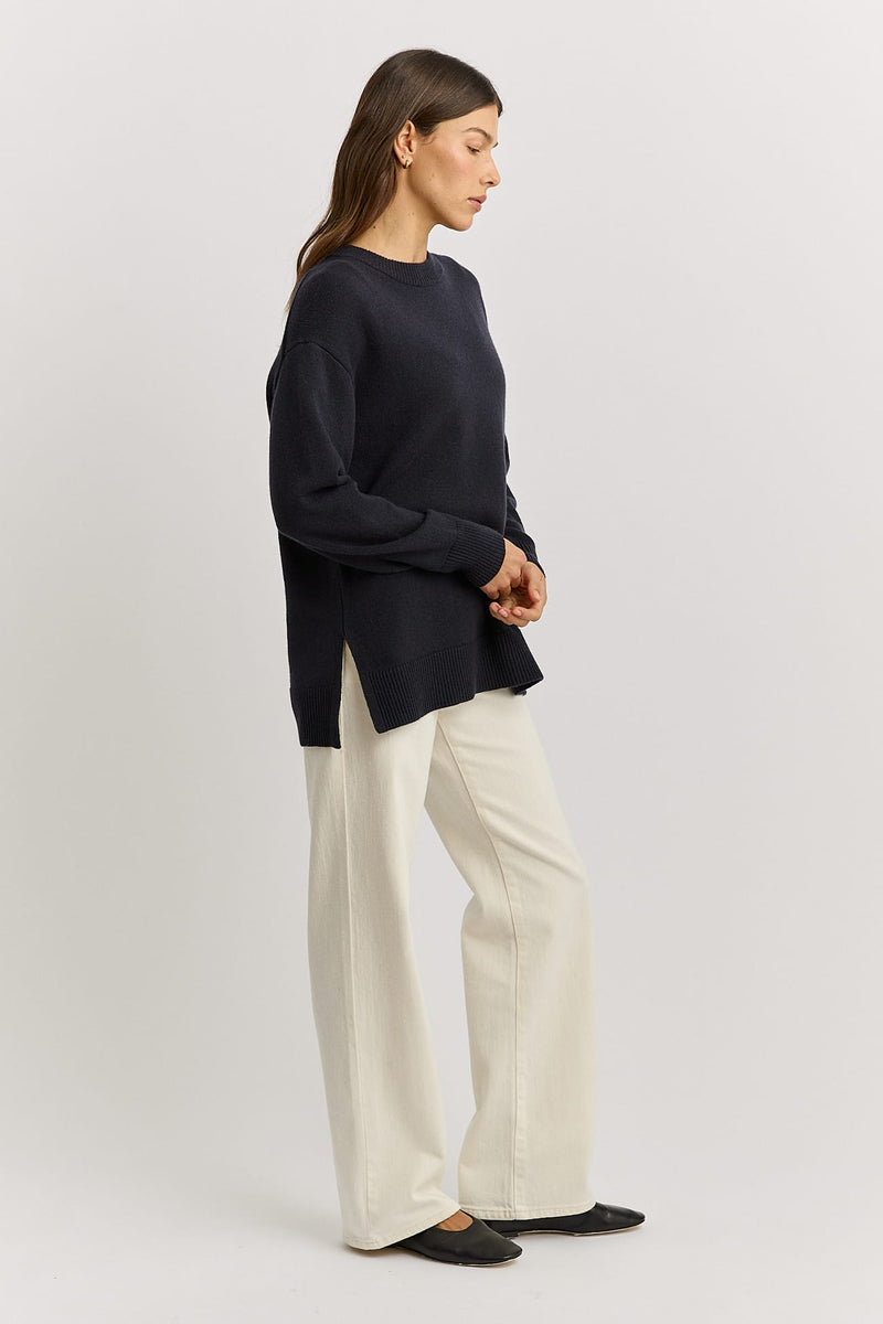 Load image into Gallery viewer, Toorallie Womens Relaxed Longline Crew - French Navy
