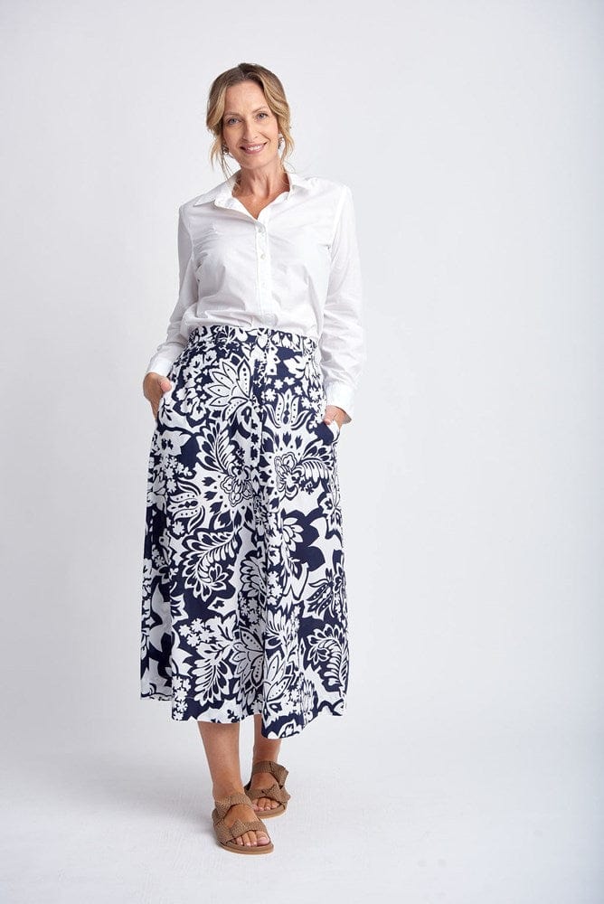 Load image into Gallery viewer, Goondiwindi Cotton Womens Skirt With Button Through Fron
