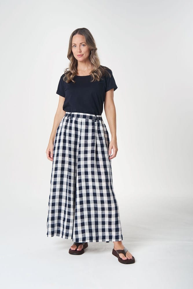 Load image into Gallery viewer, Goondiwindi Cotton Field Linen Maxi Skirt - Dark Navy Check
