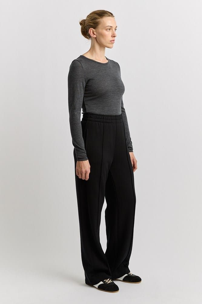 Load image into Gallery viewer, Toorallie Womens Lounge Pant - Black
