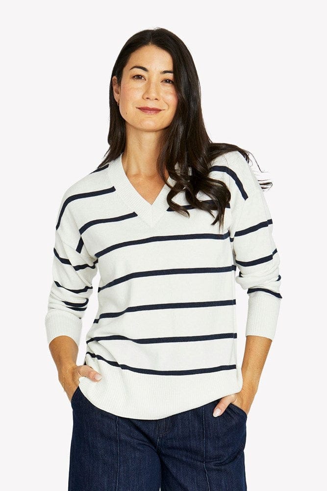 Load image into Gallery viewer, Jump Womens Stripe V-Neck Pullover - Vanilla/Midnight
