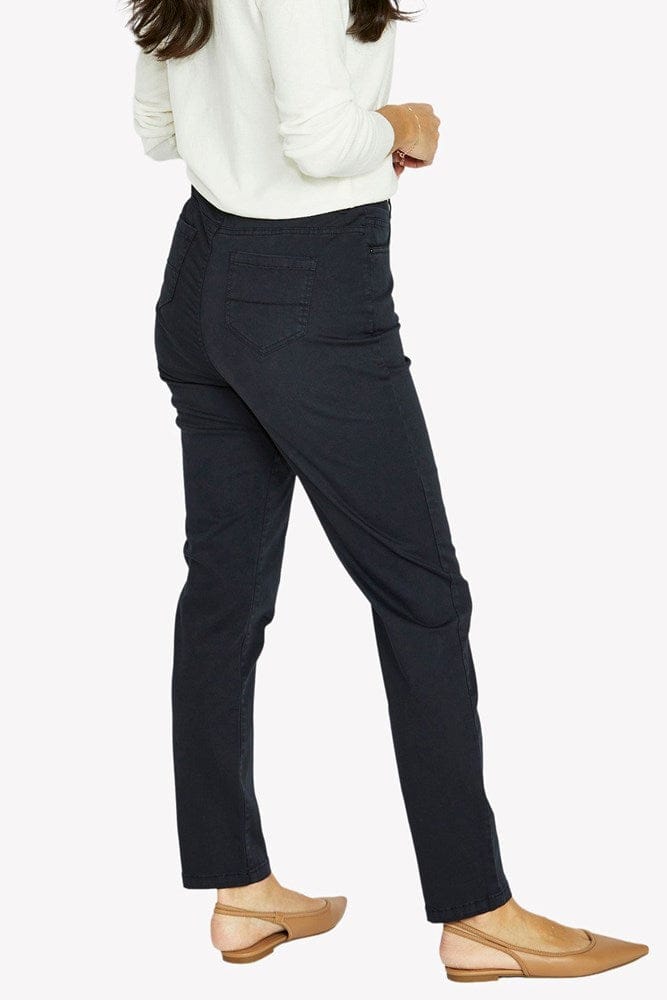 Load image into Gallery viewer, Jump Womens Luxury Pocket Trim Jean
