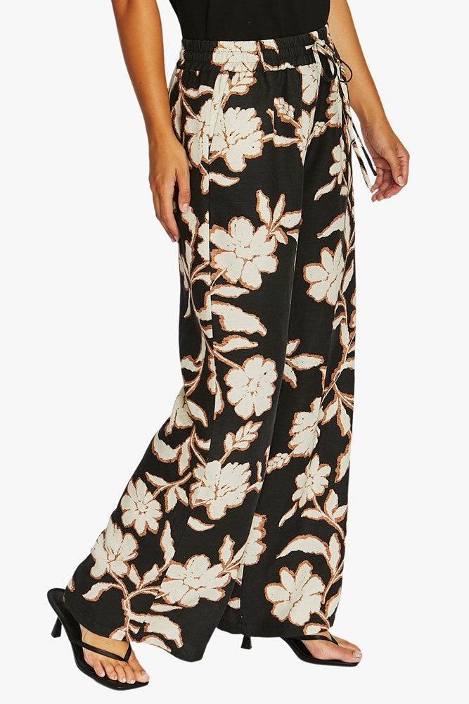 Load image into Gallery viewer, Jump Womens Flower Trio Pant
