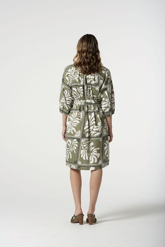 Load image into Gallery viewer, Goondiwindi Cotton Womens Raglan Dress with Placket
