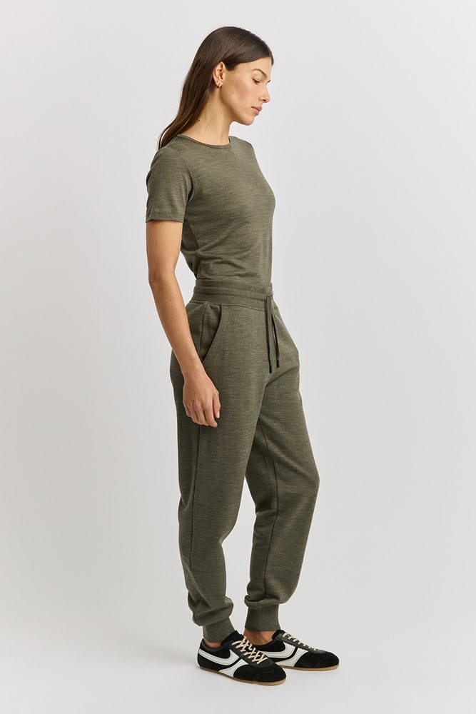 Load image into Gallery viewer, Toorallie Womens Lounge Drawstring Pant - Kale

