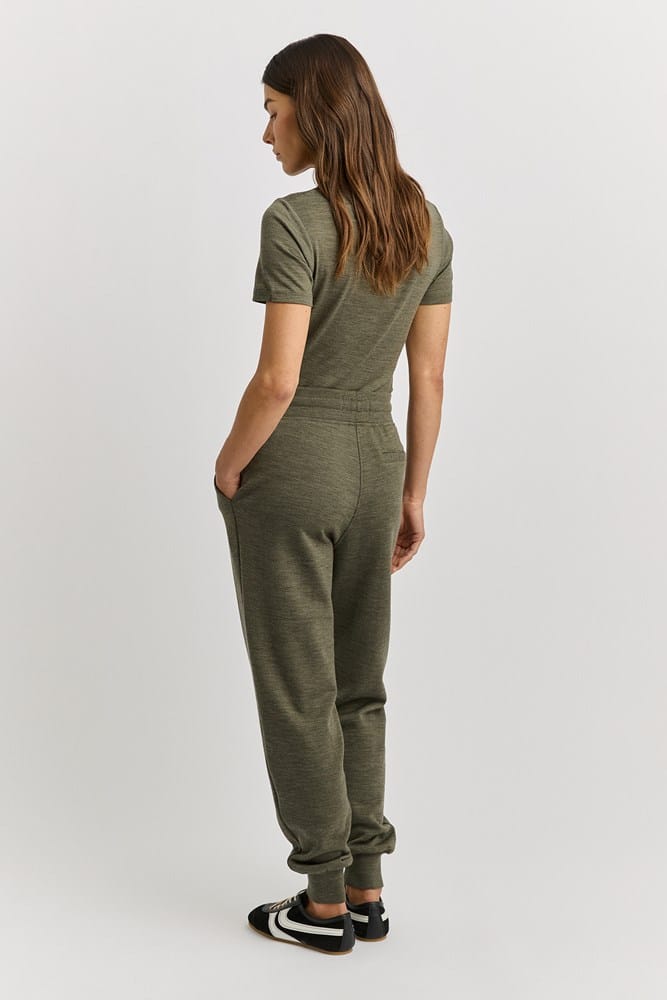Load image into Gallery viewer, Toorallie Womens Lounge Drawstring Pant - Kale
