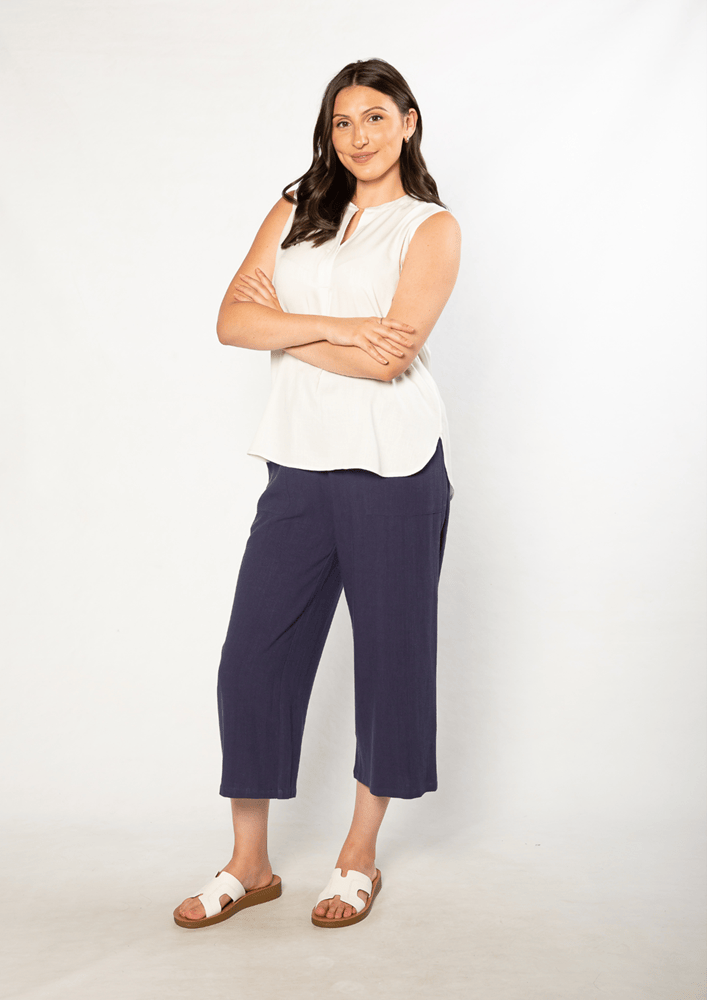 Load image into Gallery viewer, Equinox Womens Linen Blend 3/4 Length Pant with Pockets
