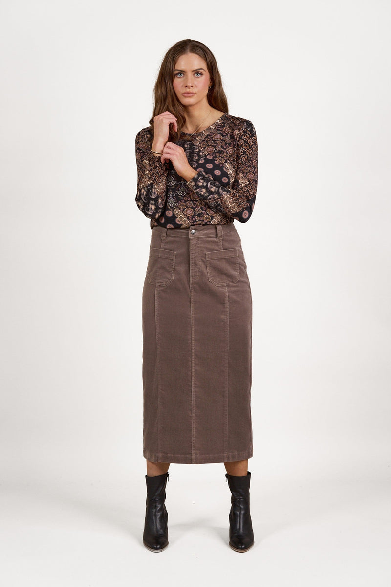 Load image into Gallery viewer, Vassalli Womens Mid Length Cord Skirt - Taupe
