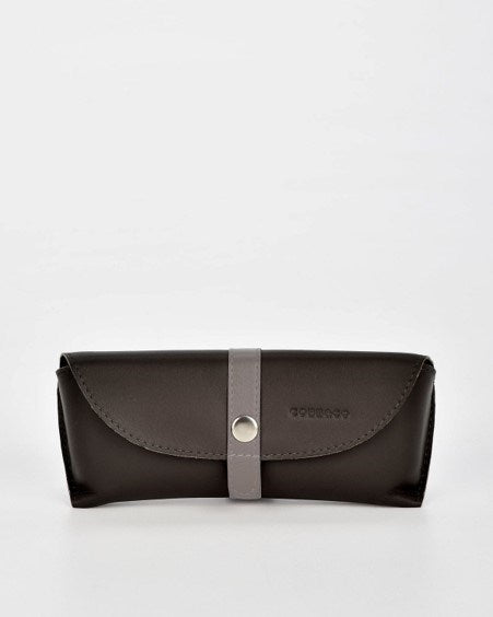 Load image into Gallery viewer, Cobb &amp; Co Mens Iris Anti-Theft Technology Leather Glasses Holder
