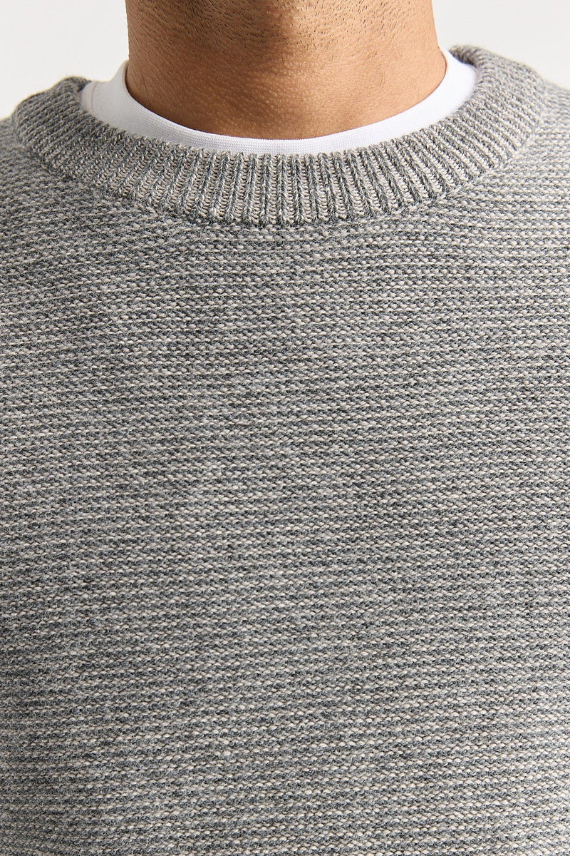 Load image into Gallery viewer, Toorallie Mens Links Stripe Crew - Zinc
