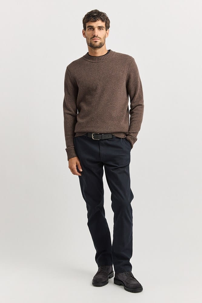 Load image into Gallery viewer, Toorallie Mens Lambswool Crew Jumper - Shiitake
