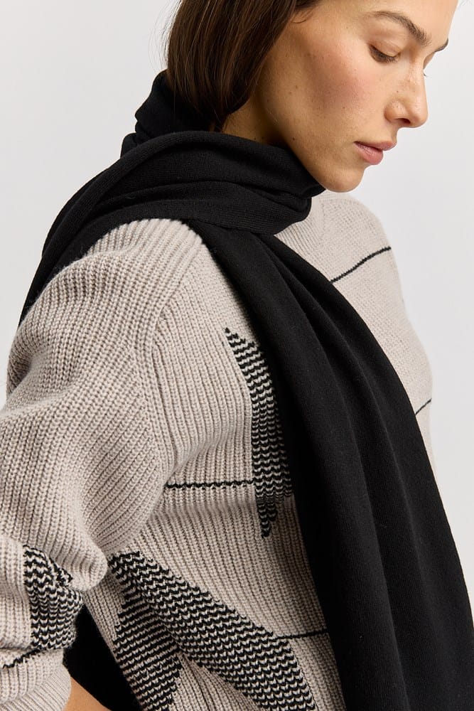 Load image into Gallery viewer, Toorallie Womens Fine Rib Scarf - Black
