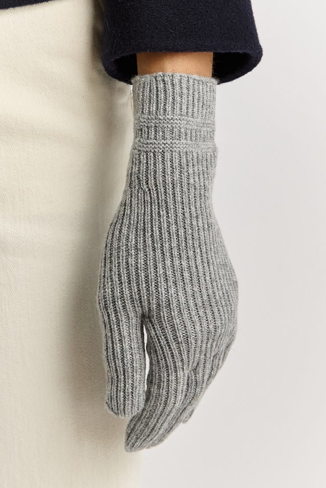 Load image into Gallery viewer, Toorallie Womens Fine Rib Glove - Light Ash
