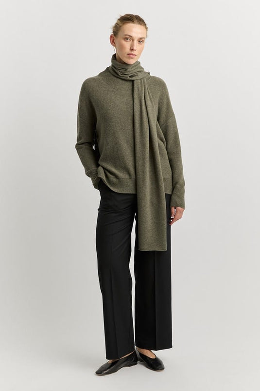 Toorallie Womens Extra Fine Merino Scarf - Kale