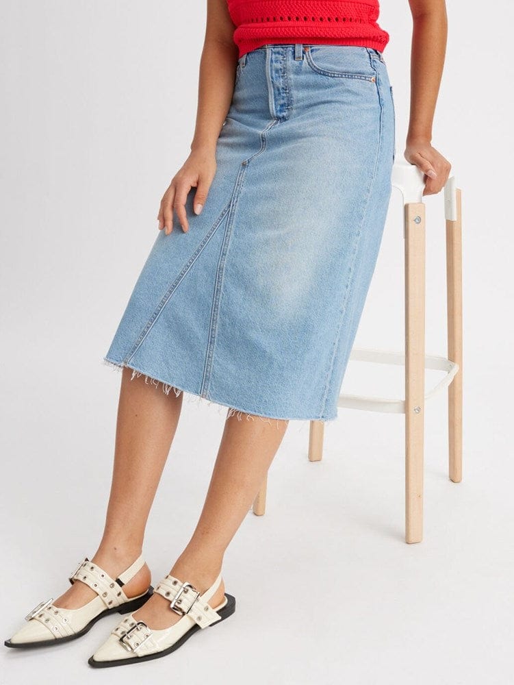 Load image into Gallery viewer, Levis Womens High-Rise A-Line Deconstructed Skirt
