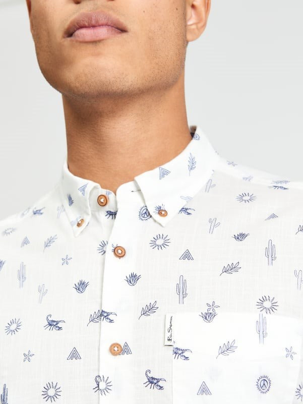 Load image into Gallery viewer, Ben Sherman Mens Short Sleeve Festival Print Shirt in Snow White
