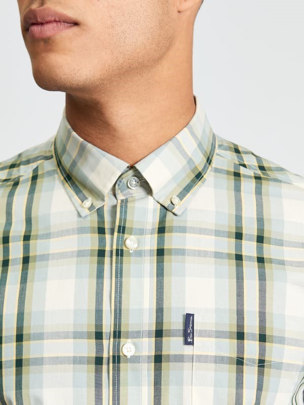 Load image into Gallery viewer, Ben Sherman Mens Short Sleeve Classic Check Shirt
