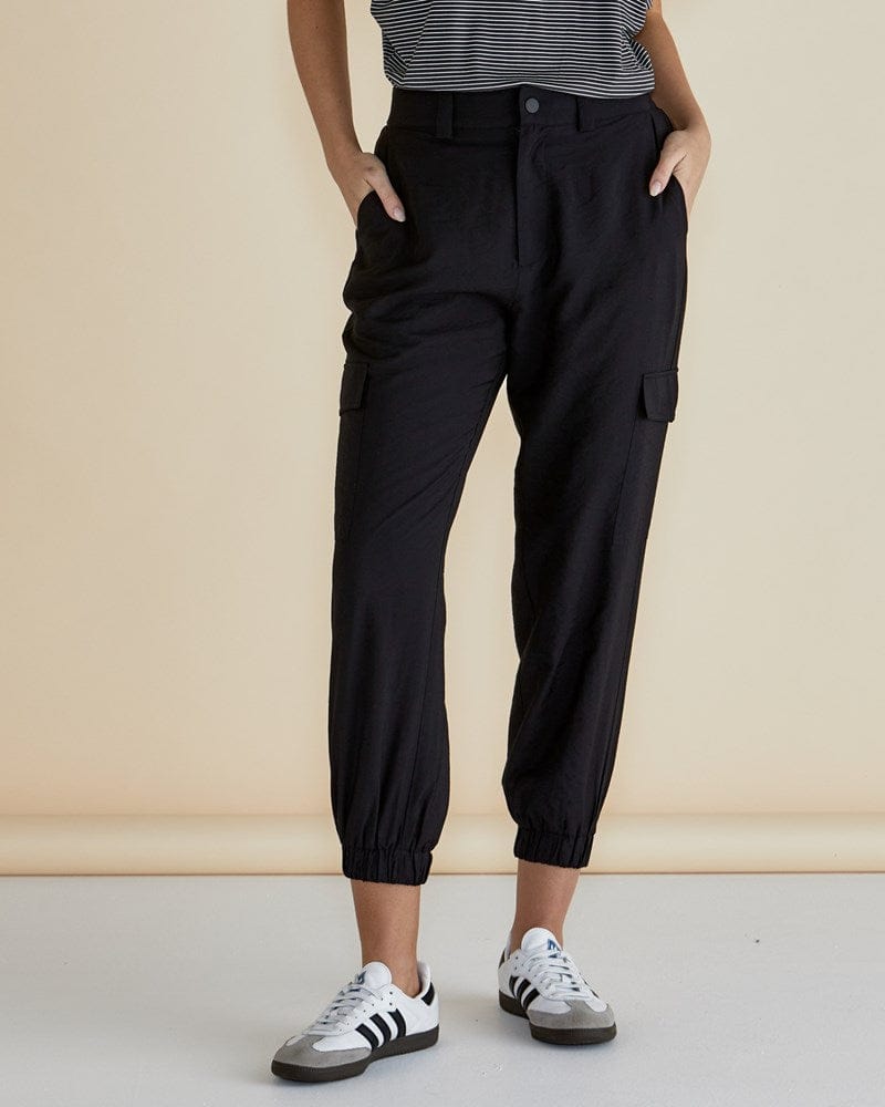 Load image into Gallery viewer, Betty Basics Womens Adrianna Jogger
