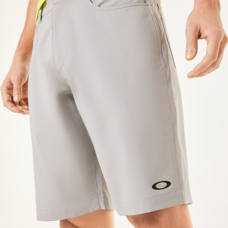 Load image into Gallery viewer, Oakley Mens Baseline Hybrid 21 2.0 Shorts
