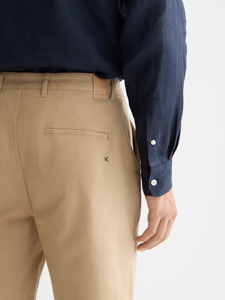 Load image into Gallery viewer, Scotch &amp; Soda Mens Stuart Twill Chino Shorts - Sand
