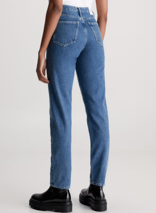 Calvin Klein Womens Authentic Slim Straight Jean