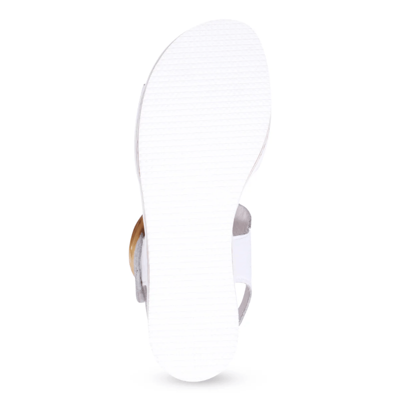 Load image into Gallery viewer, Django &amp; Juliette Cubbie Platform Sandal - White
