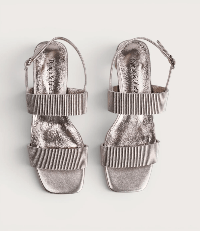 Load image into Gallery viewer, Django &amp; Juliette Womens Hatsee Leather Sandals - Argento
