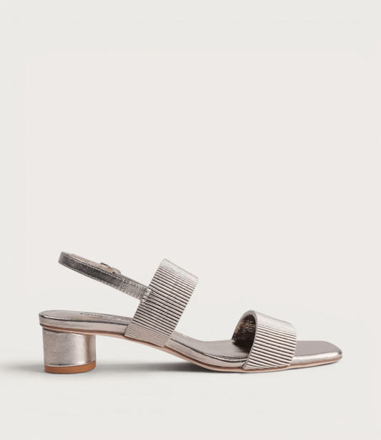 Django & Juliette Womens Hatsee Leather Sandals - Argento
