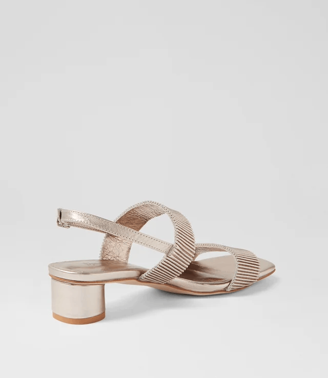 Load image into Gallery viewer, Django &amp; Juliette Womens Hatsee Leather Sandals - Pale Rose Gold
